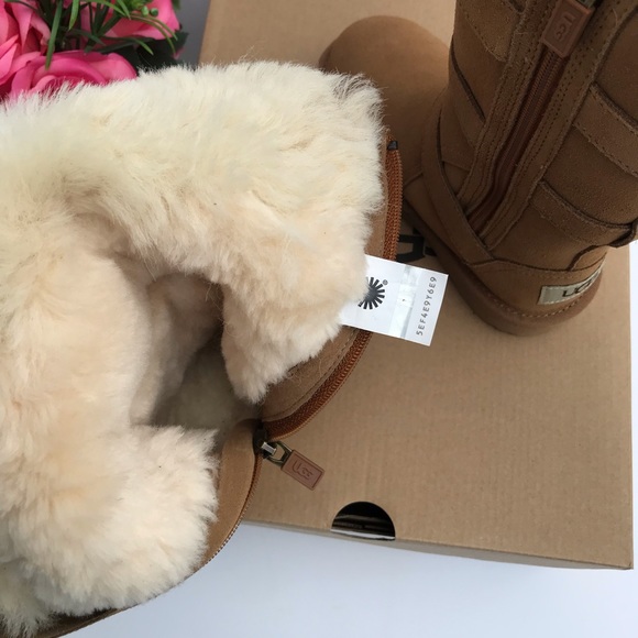 UGG Maddi II Boots - Picture 7 of 9